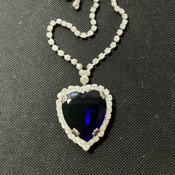 Titanic Heart of the Ocean Pendant Necklace Blue Rhinestone - Picture 1 of 3
